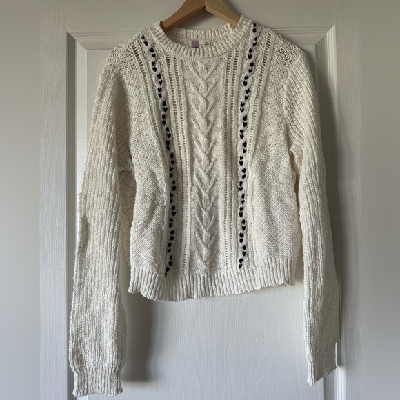Alya Sweater - Picture 1 of 4